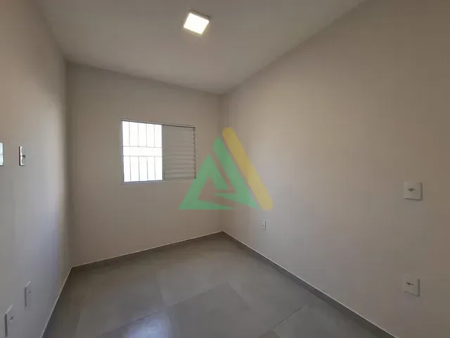 Casa com 200m² 2 quartos e 1 banheiro, à venda, no bairro Jardim Áurea em Mogi Mirim