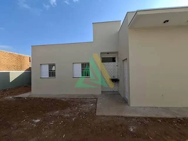 Casa com 200m² 2 quartos e 1 banheiro, à venda, no bairro Jardim Áurea em Mogi Mirim