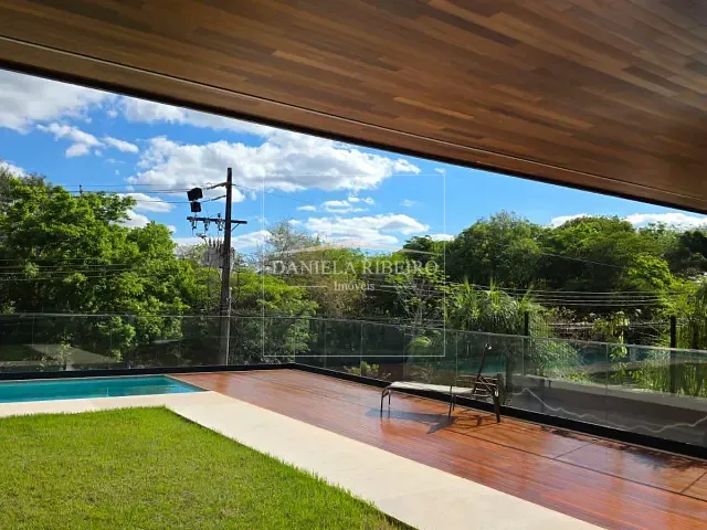 Casa com 600m² 6 quartos e 7 banheiros, à venda, no bairro Esperança em Londrina