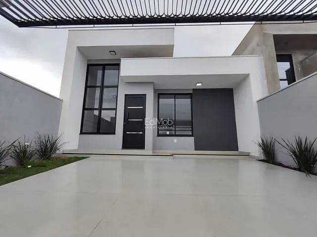 Casa 3 quartos e 2 banheiros, à venda, no bairro Tropical III em Cascavel