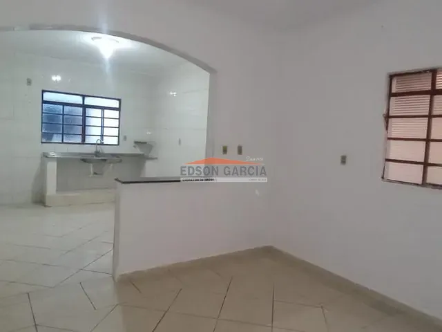 Casa 3 quartos e 2 banheiros, à venda, no bairro Parque São Bento em Sorocaba