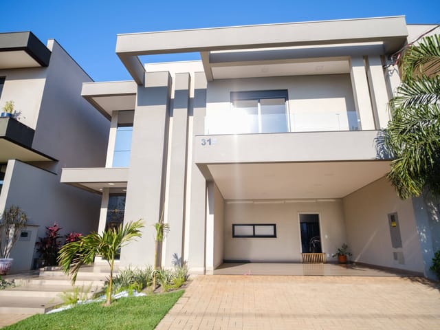 Casa com 300m² 3 quartos e 3 banheiros, à venda, no bairro Porto Madero em Dourados