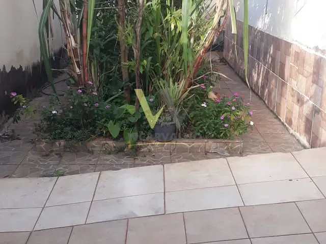 Casa com 300m² 3 quartos e 2 banheiros, à venda, no bairro Parque dos Pirineus em Anápolis