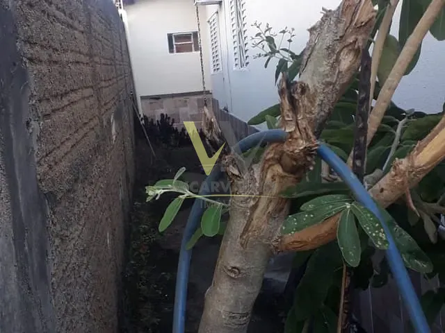 Casa com 300m² 3 quartos e 2 banheiros, à venda, no bairro Parque dos Pirineus em Anápolis