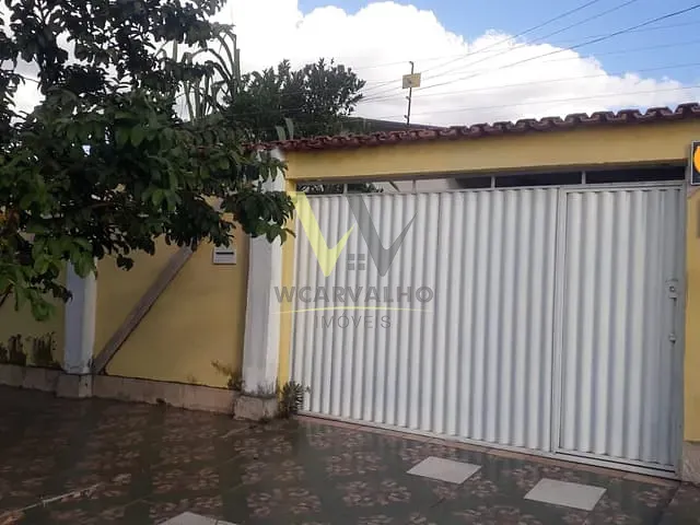 Casa com 300m² 3 quartos e 2 banheiros, à venda, no bairro Parque dos Pirineus em Anápolis