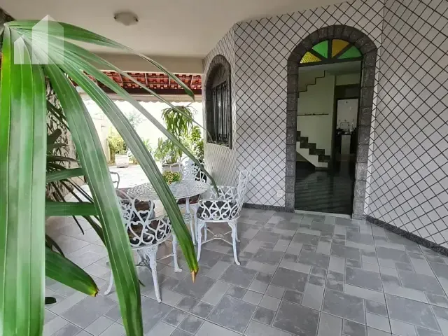 Casa com 195m² 4 quartos e 2 banheiros, à venda, no bairro Centro em Nova Iguaçu