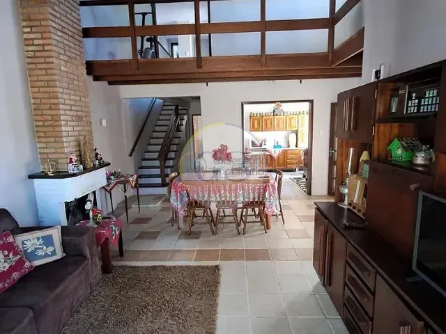 Casa 3 quartos e 3 banheiros, à venda, no bairro Areal em Pelotas