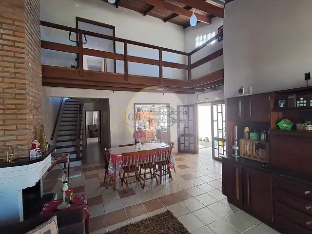 Casa 3 quartos e 3 banheiros, à venda, no bairro Areal em Pelotas