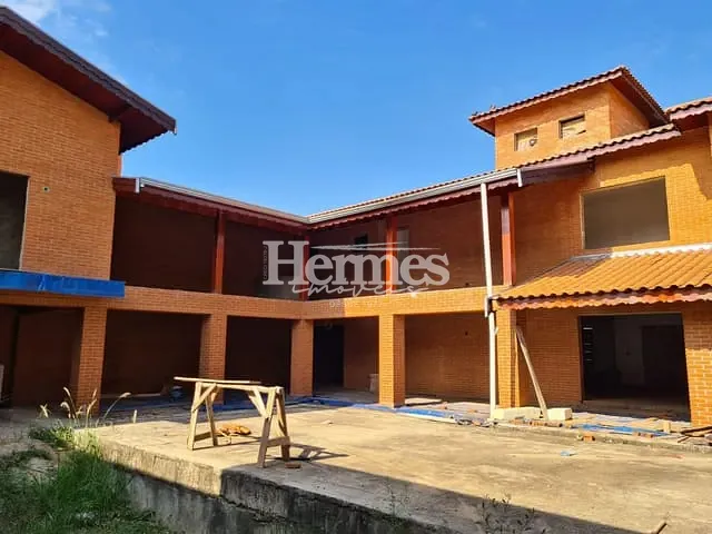 Casa com 600m² 4 quartos e 6 banheiros, à venda, no bairro Cascata em Paulínia