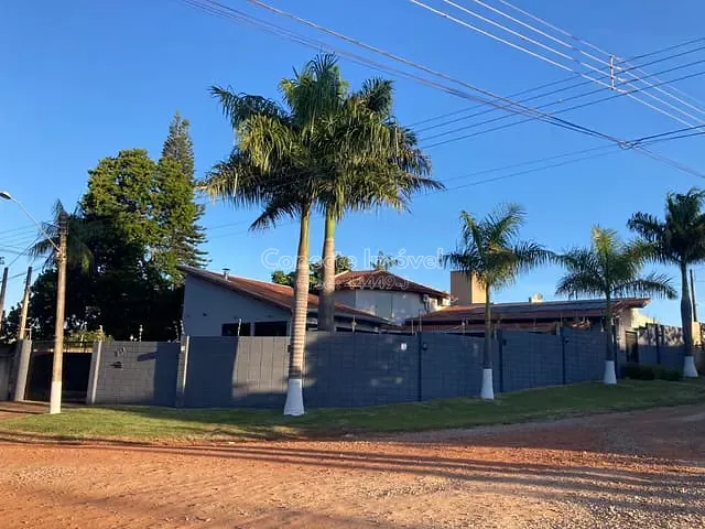 Casa com 505m² 3 quartos e 3 banheiros, à venda, no bairro Núcleo Urbano Parque Ana Helena em Jaguariúna