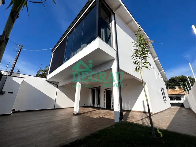 Casa 5 quartos e 2 banheiros, à venda ou para alugar, no bairro Jardim Europa em Itapeva