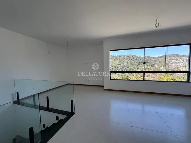 Casa com 1469m² 3 quartos e 3 banheiros, à venda, no bairro Golfe em Teresópolis