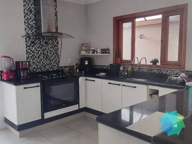 Casa com 175m² 3 quartos e 2 banheiros, à venda ou para alugar, no bairro Residencial São Bento em Salto