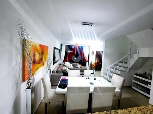 Casa 4 quartos e 4 banheiros, à venda, no bairro Piratininga em Niterói
