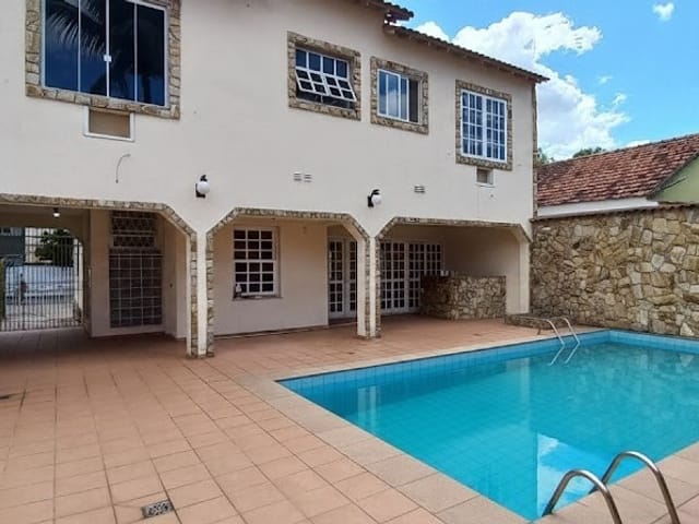Casa com 369m² 4 quartos e 5 banheiros, à venda, no bairro Vila Valqueire em Rio de Janeiro