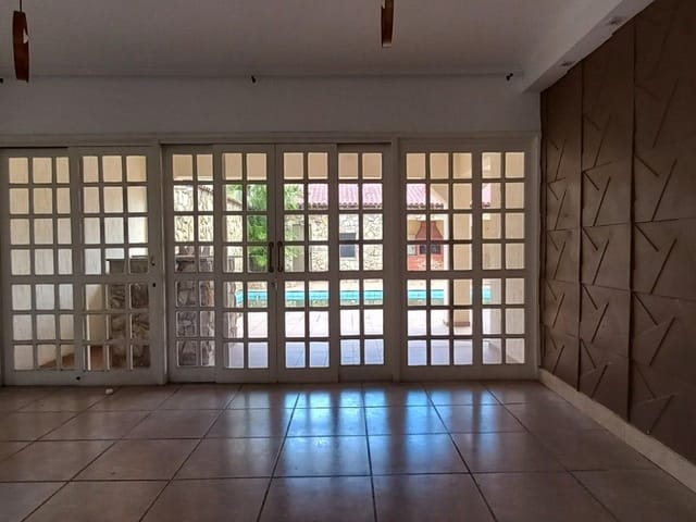 Casa com 369m² 4 quartos e 5 banheiros, à venda, no bairro Vila Valqueire em Rio de Janeiro