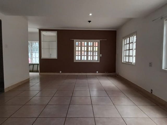 Casa com 369m² 4 quartos e 5 banheiros, à venda, no bairro Vila Valqueire em Rio de Janeiro
