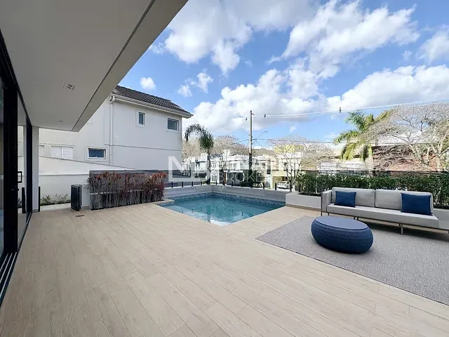 Casa 4 quartos e 7 banheiros, à venda, no bairro Tamboré em Santana de Parnaíba