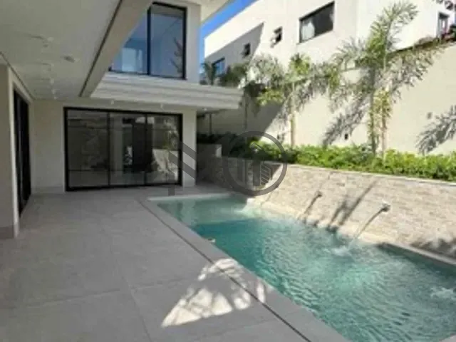 Casa com 450m² 5 quartos e 7 banheiros, à venda, no bairro Centro Político Administrativo em Cuiabá