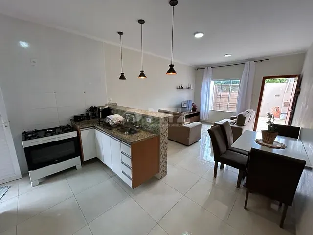Casa com 125m² 2 quartos e 1 banheiro, à venda, no bairro Jardim Monte Mor em Botucatu