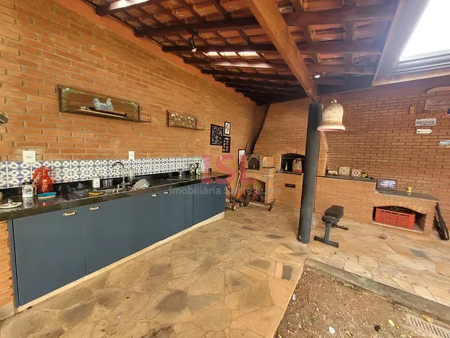 Casa com 300m² 2 quartos e 2 banheiros, à venda, no bairro Vila Santana em Campinas