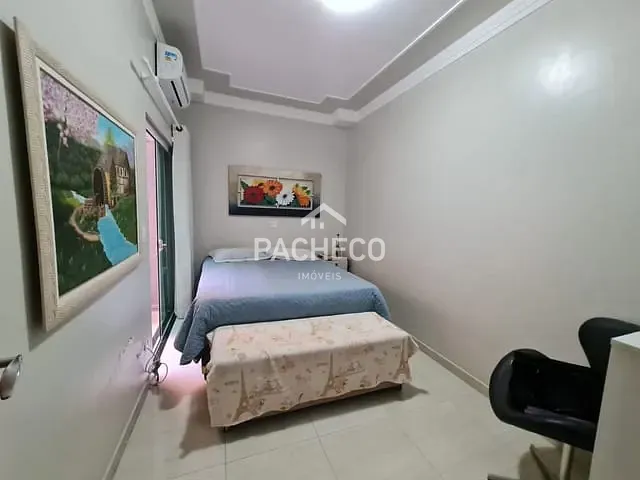 Casa com 250m² 3 quartos e 2 banheiros, à venda, no bairro Vila Pantano II em Santa Bárbara d'Oeste