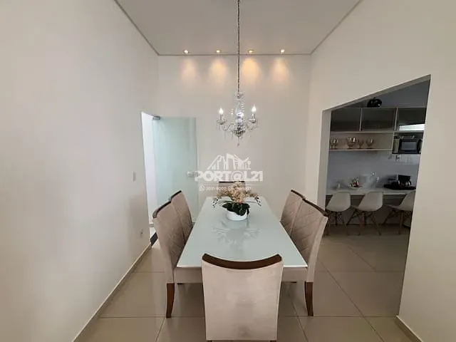Casa com 292m² 4 quartos e 2 banheiros, à venda, no bairro Maria Auxiliadora em Petrolina
