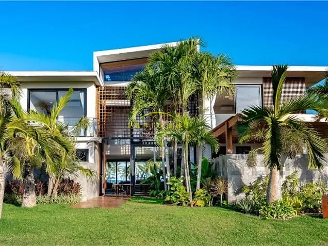 Casa com 1008m² 8 quartos e 12 banheiros, à venda, no bairro Praia do Forte em Mata de São João