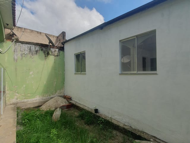 Casa 1 quarto e 1 banheiro, para alugar, no bairro Cosmos em Rio de Janeiro