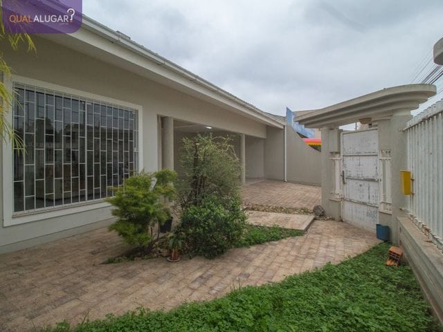 Casa com 361m² 3 quartos e 3 banheiros, para alugar, no bairro Revoredo em Tubarão