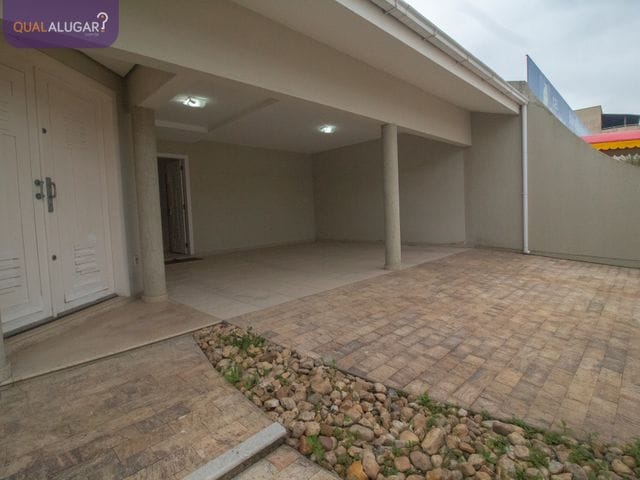 Casa com 361m² 3 quartos e 3 banheiros, para alugar, no bairro Revoredo em Tubarão