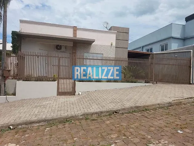 Casa com 300m² 4 quartos e 2 banheiros, à venda, no bairro Colinas em Marau