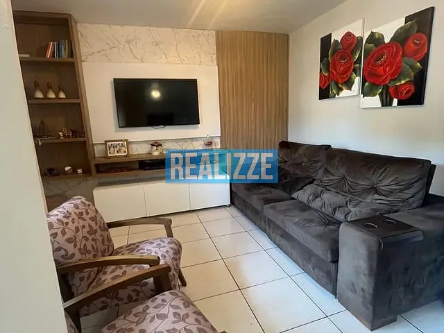 Casa com 300m² 4 quartos e 2 banheiros, à venda, no bairro Colinas em Marau