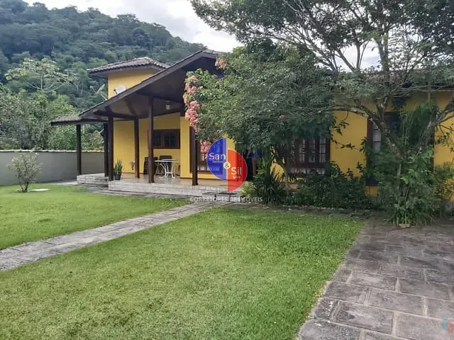 Casa com 900m² 4 quartos e 5 banheiros, à venda, no bairro Cotia em Guapimirim