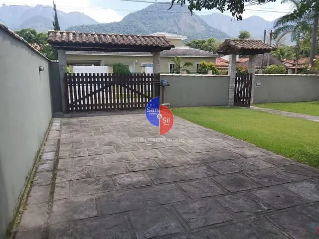 Casa com 900m² 4 quartos e 5 banheiros, à venda, no bairro Cotia em Guapimirim