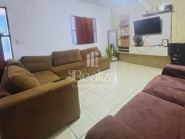 Casa 2 quartos e 1 banheiro, à venda, no bairro Hernani Sá em Ilhéus