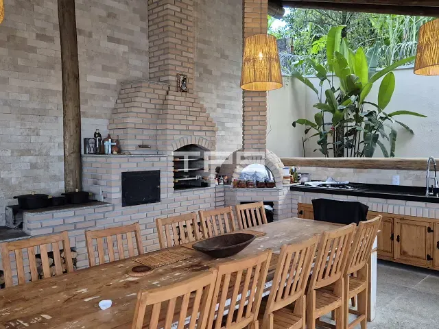 Casa 4 quartos e 2 banheiros, à venda, no bairro Pedregulho em Guaratinguetá