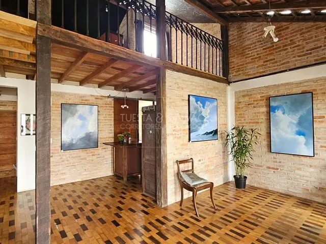 Casa com 165m² 2 quartos e 2 banheiros, à venda, no bairro Pinheirinho em Curitiba