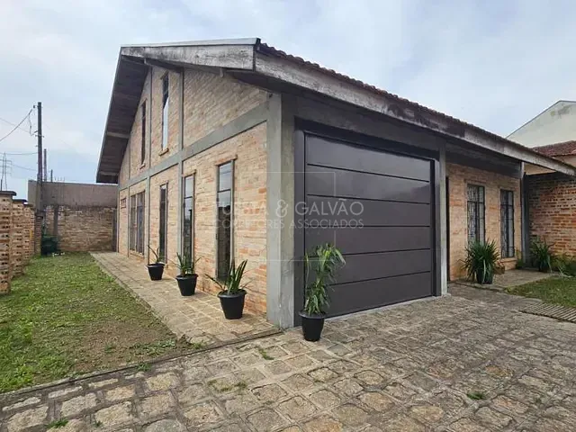 Casa com 165m² 2 quartos e 2 banheiros, à venda, no bairro Pinheirinho em Curitiba