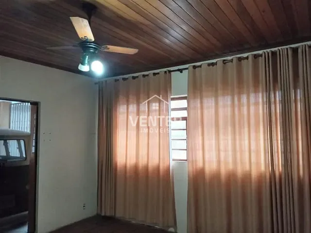 Casa com 250m² 3 quartos e 2 banheiros, à venda, no bairro Jardim Maria Augusta em Taubaté