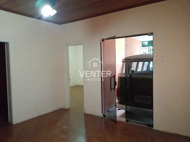 Casa com 250m² 3 quartos e 2 banheiros, à venda, no bairro Jardim Maria Augusta em Taubaté