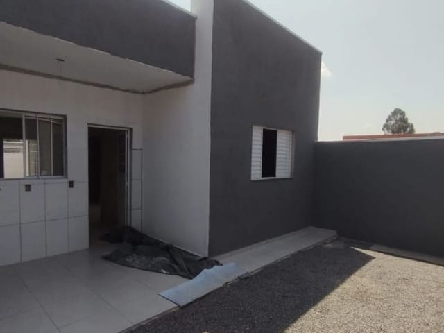 Casa 2 quartos e 1 banheiro, à venda, no bairro Bairro Rio do Peixe em Cambuí