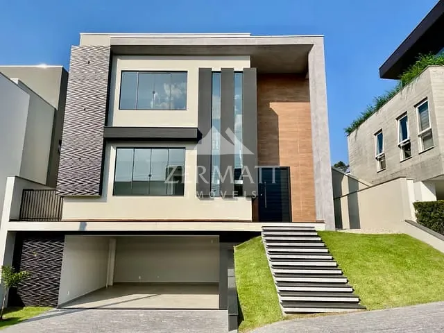 Casa com 350m² 4 quartos e 5 banheiros, à venda, no bairro Itoupava Central em Blumenau