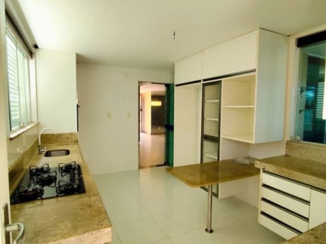 Casa com 430m² 4 quartos e 5 banheiros, à venda, no bairro Aruana em Aracaju