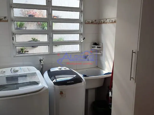 Casa com 250m² 3 quartos e 3 banheiros, à venda, no bairro Loteamento Villa Branca em Jacareí