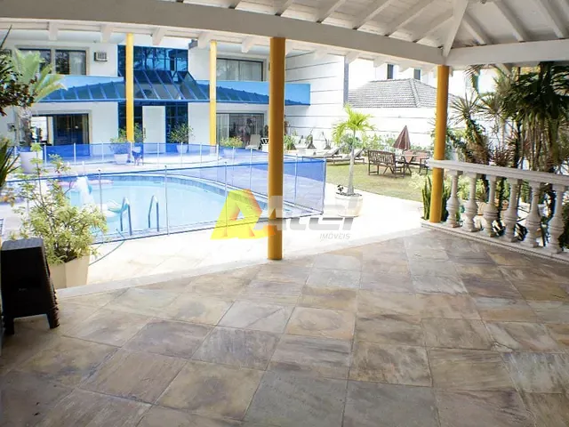 Casa com 700m² 6 quartos e 10 banheiros, à venda, no bairro Barra da Tijuca em Rio de Janeiro