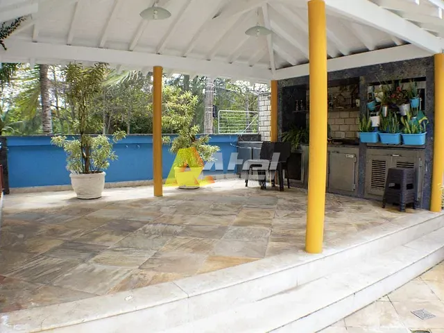 Casa com 700m² 6 quartos e 10 banheiros, à venda, no bairro Barra da Tijuca em Rio de Janeiro