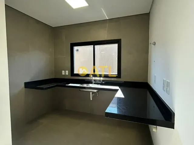 Casa 3 quartos e 3 banheiros, à venda, no bairro Vila Christoni em Ourinhos