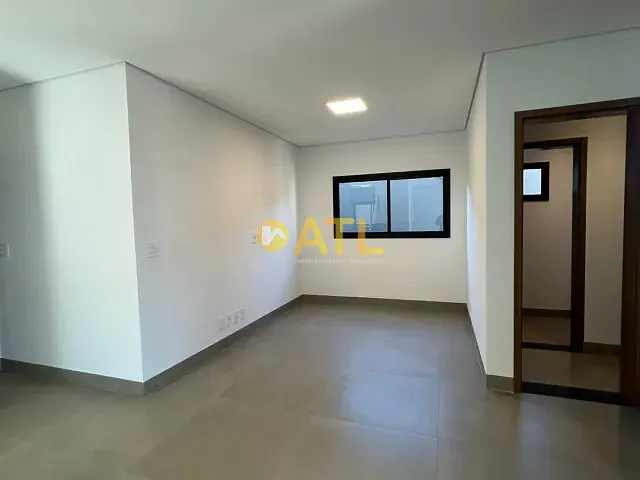 Casa 3 quartos e 3 banheiros, à venda, no bairro Vila Christoni em Ourinhos