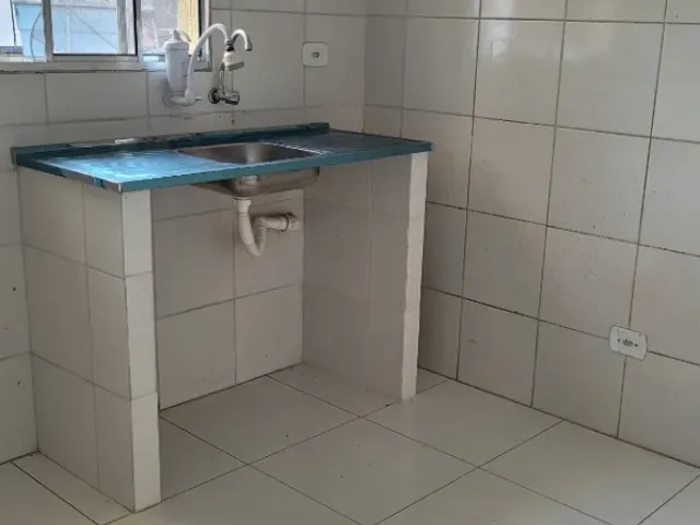 Casa 3 quartos e 1 banheiro, para alugar, no bairro Vila Carrão em São Paulo
